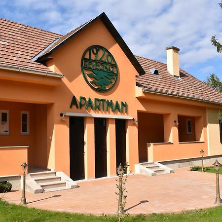 Szazesztendos Reveszhaz Apartman Szigetmonostor Zewnętrze zdjęcie