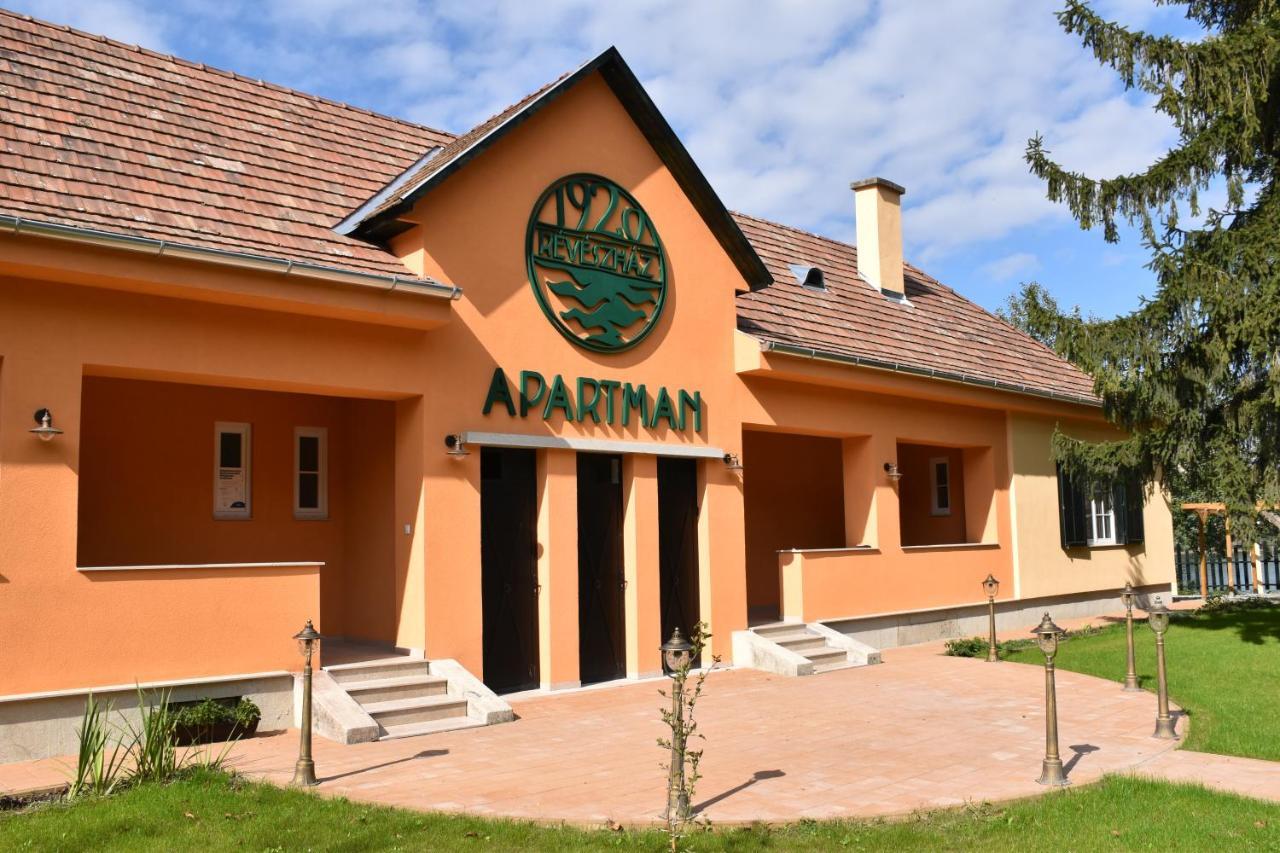 Szazesztendos Reveszhaz Apartman Szigetmonostor Zewnętrze zdjęcie